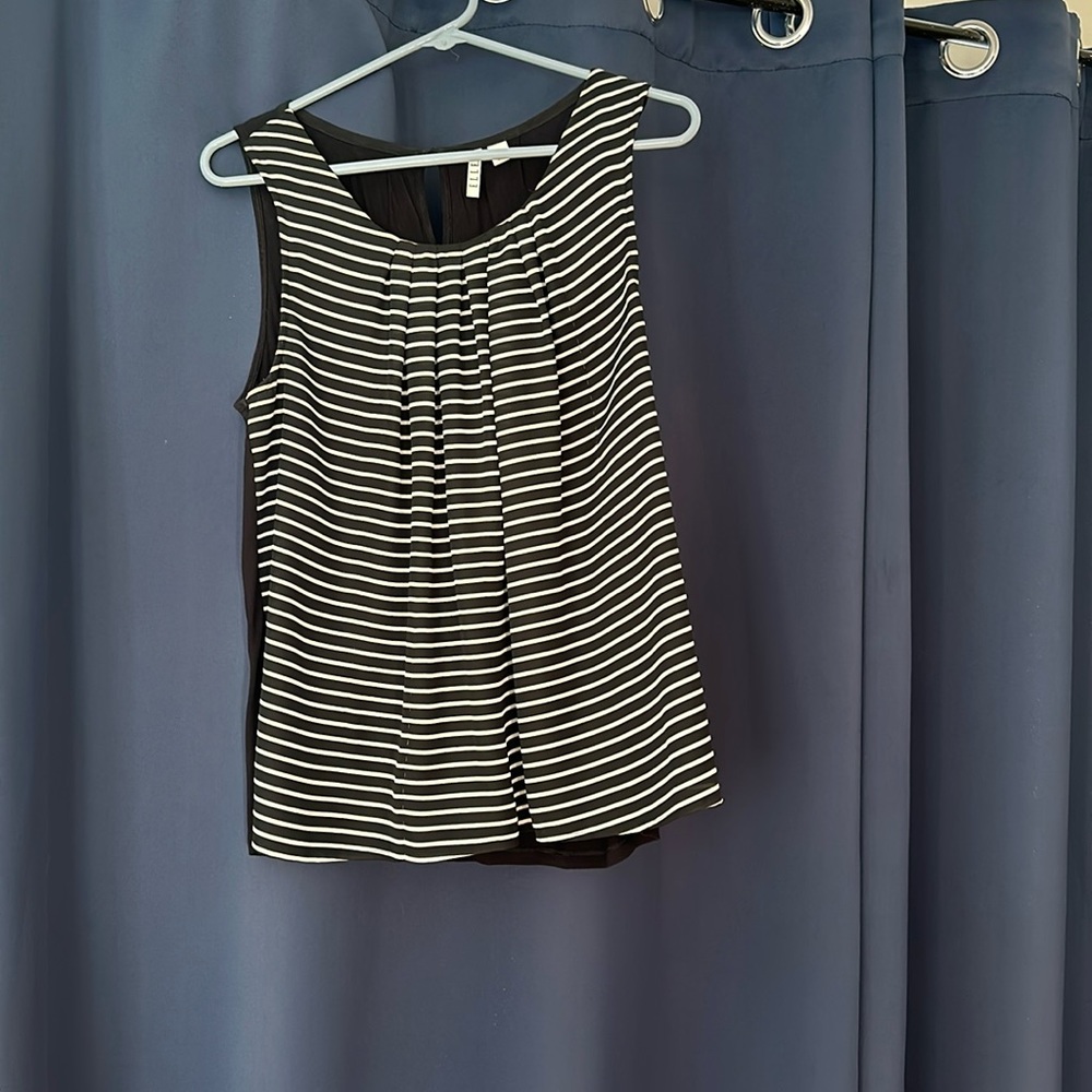 Elle Sleeveless top
